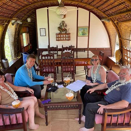Thara'S Houseboat Ξενοδοχείο Alappuzha Εξωτερικό φωτογραφία