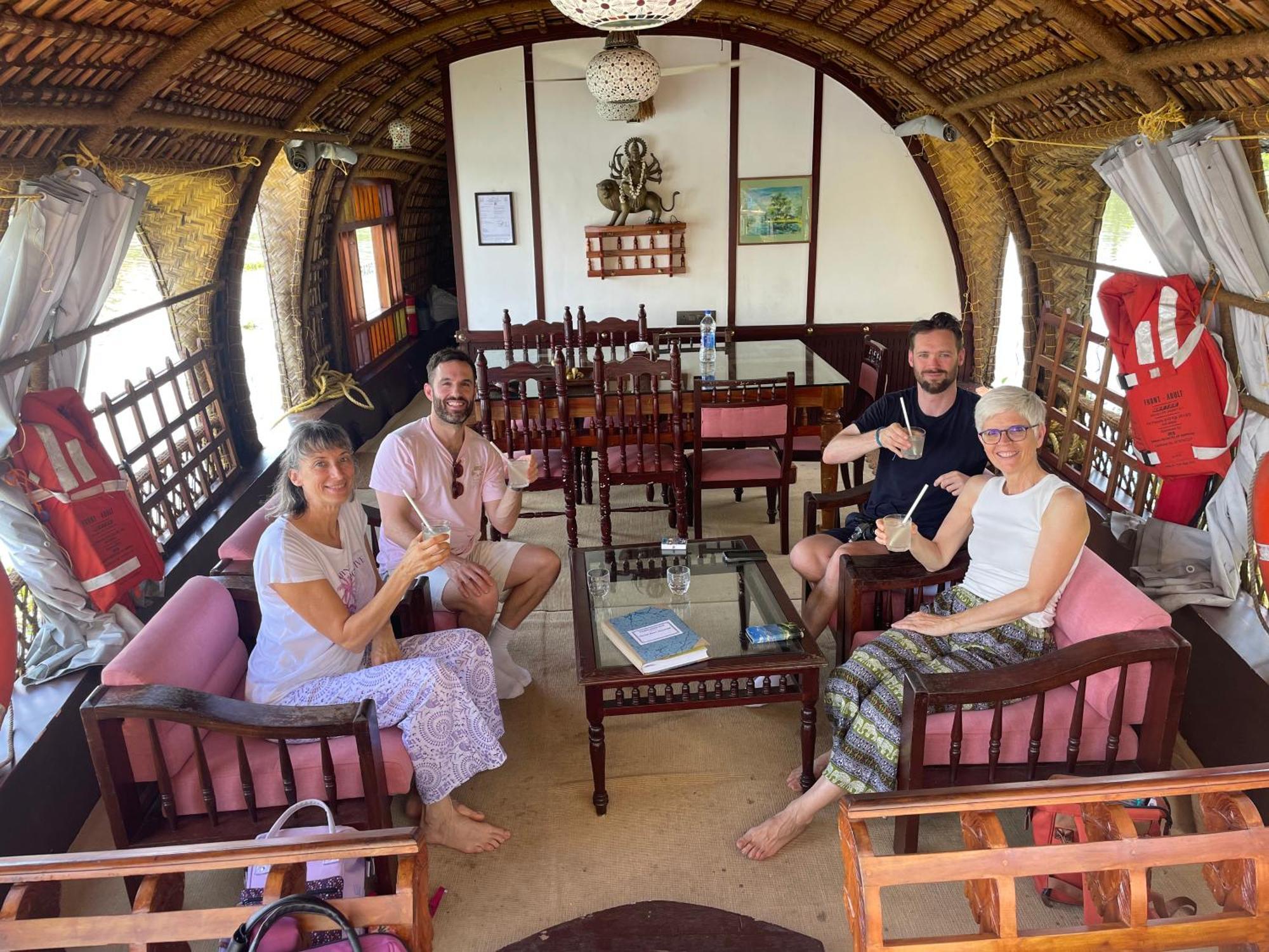 Thara'S Houseboat Ξενοδοχείο Alappuzha Εξωτερικό φωτογραφία